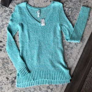 Cozy brand new sweater